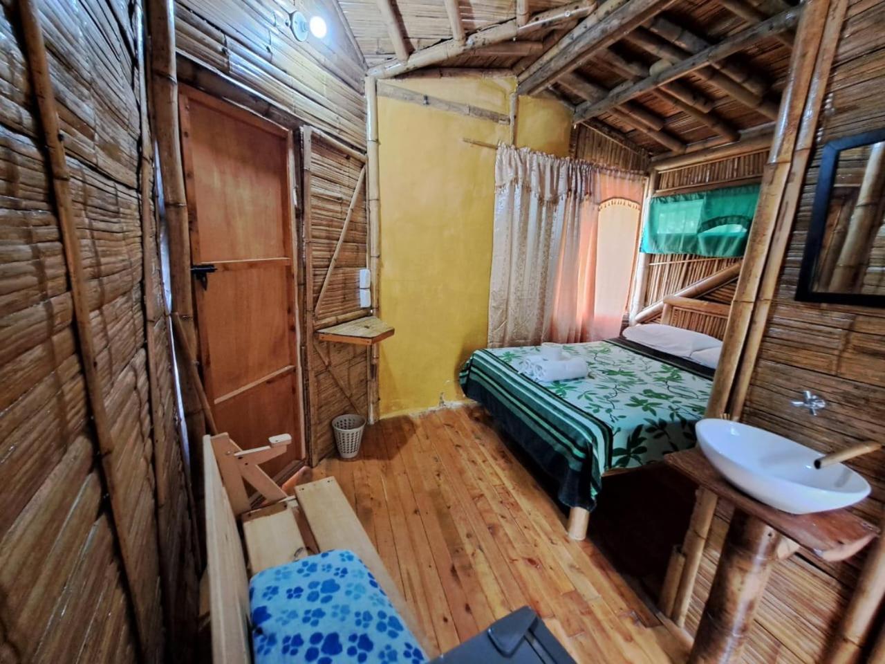 Adriana's Bambu-Lodge Guatape Bagian luar foto