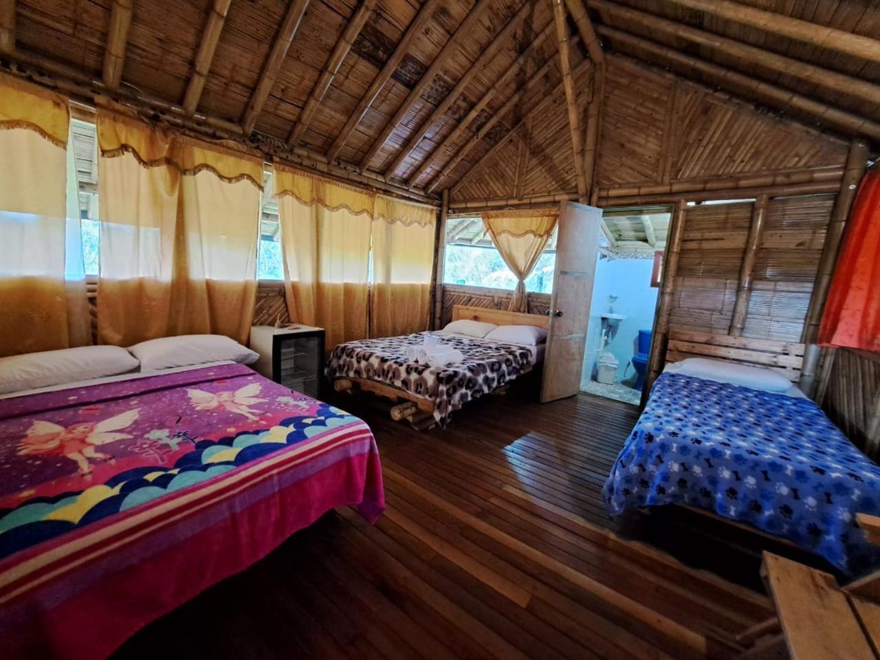 Adriana's Bambu-Lodge Guatape Bagian luar foto