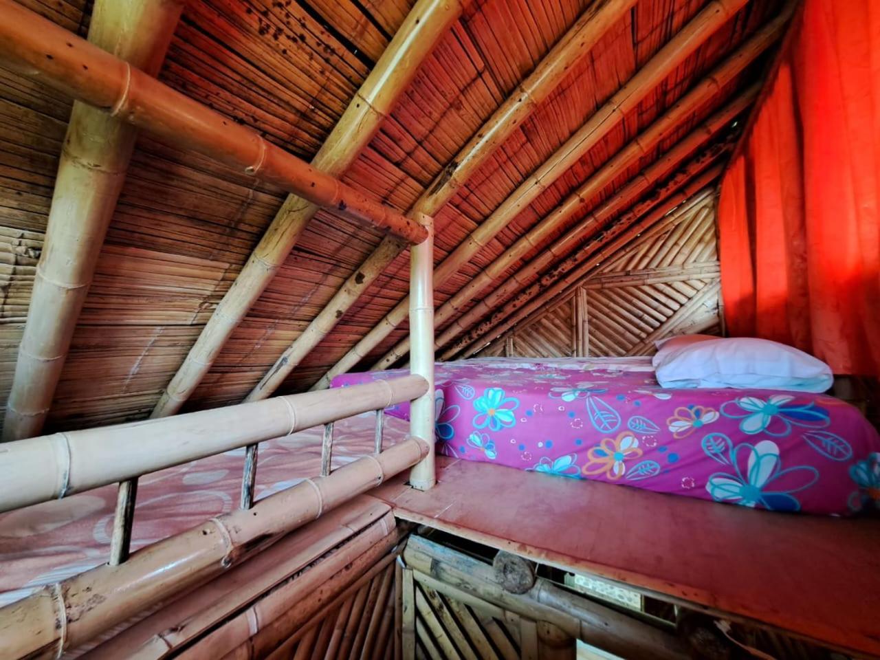 Adriana's Bambu-Lodge Guatape Bagian luar foto