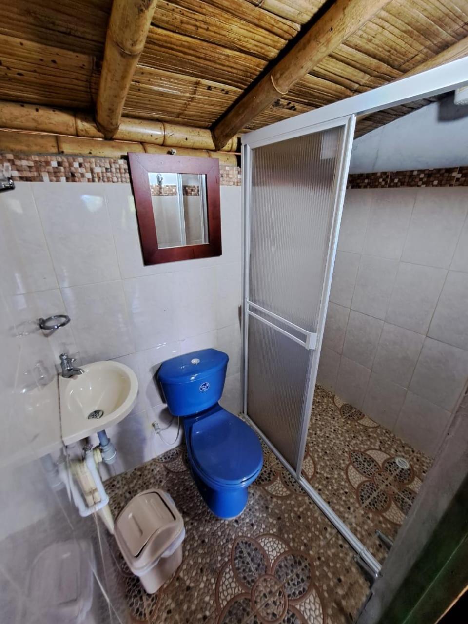 Adriana's Bambu-Lodge Guatape Bagian luar foto