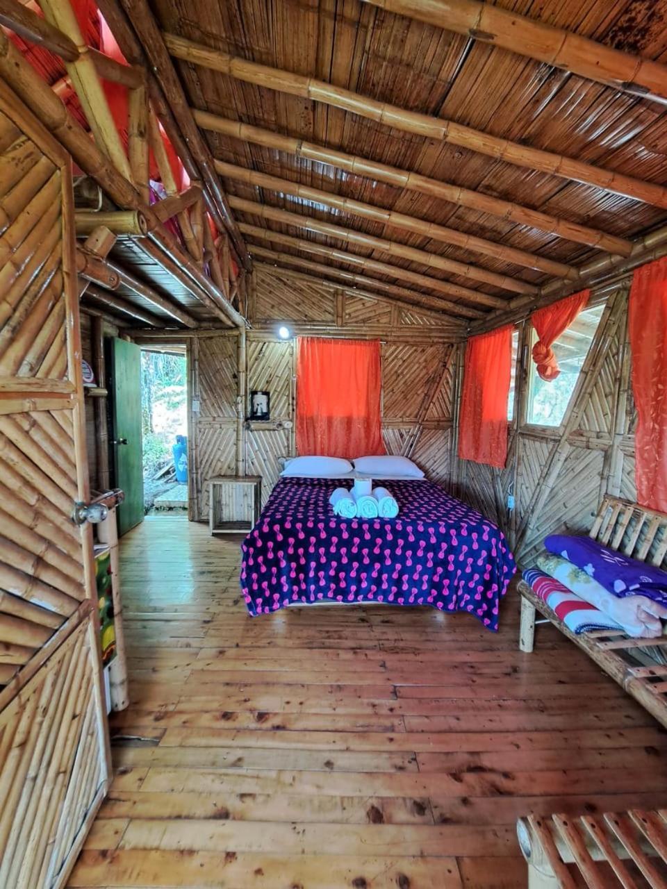 Adriana's Bambu-Lodge Guatape Bagian luar foto